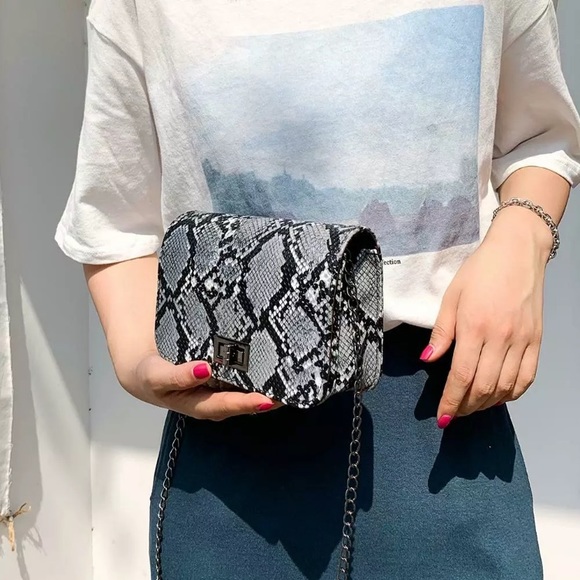 SALE! NEW! FAUX SNAKESKIN BLACK/GREY OVER SHOULDER - Picture 5 of 5